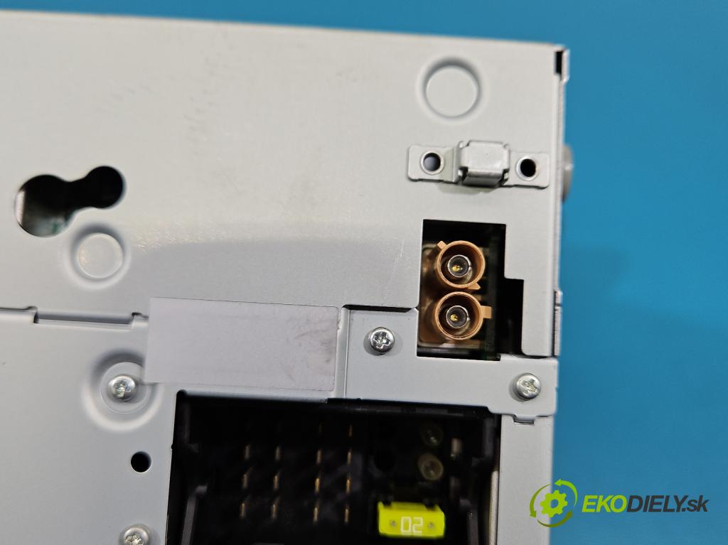 Mercedes GL II X166 2012-2015 4.7 V8 278928 340KM: automatic 250 kW 4663 cm3 5- Radio originál A1669000109