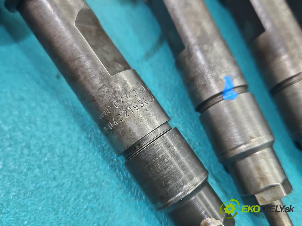 Vw Transporter T4 1990-2003 2.5 tdi 102 HP manual 75 kW 2461 cm3 5- vstrek 074130202P (Vstrekovač paliva)