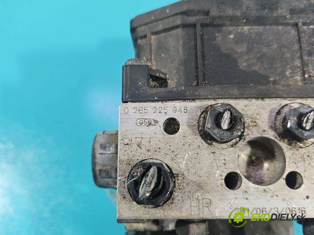 Audi A4 B6 2000-2004 2.5 tdi BFC 163 hp manual 120 kW 2496 cm3 5- čerpadlo abs 0265950011 (Pumpa ABS)