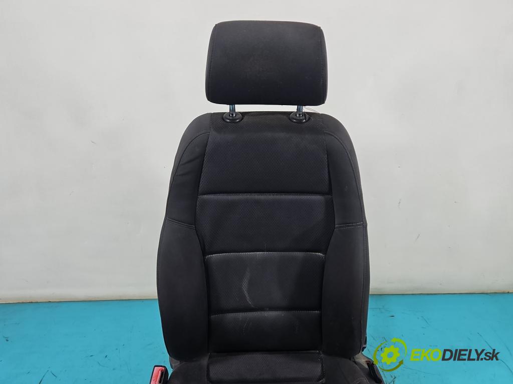 Audi A4 B6 2000-2004 2.5 tdi BFC 163 hp manual 120 kW 2496 cm3 5- Sedadlo levý  (Sedadlo)