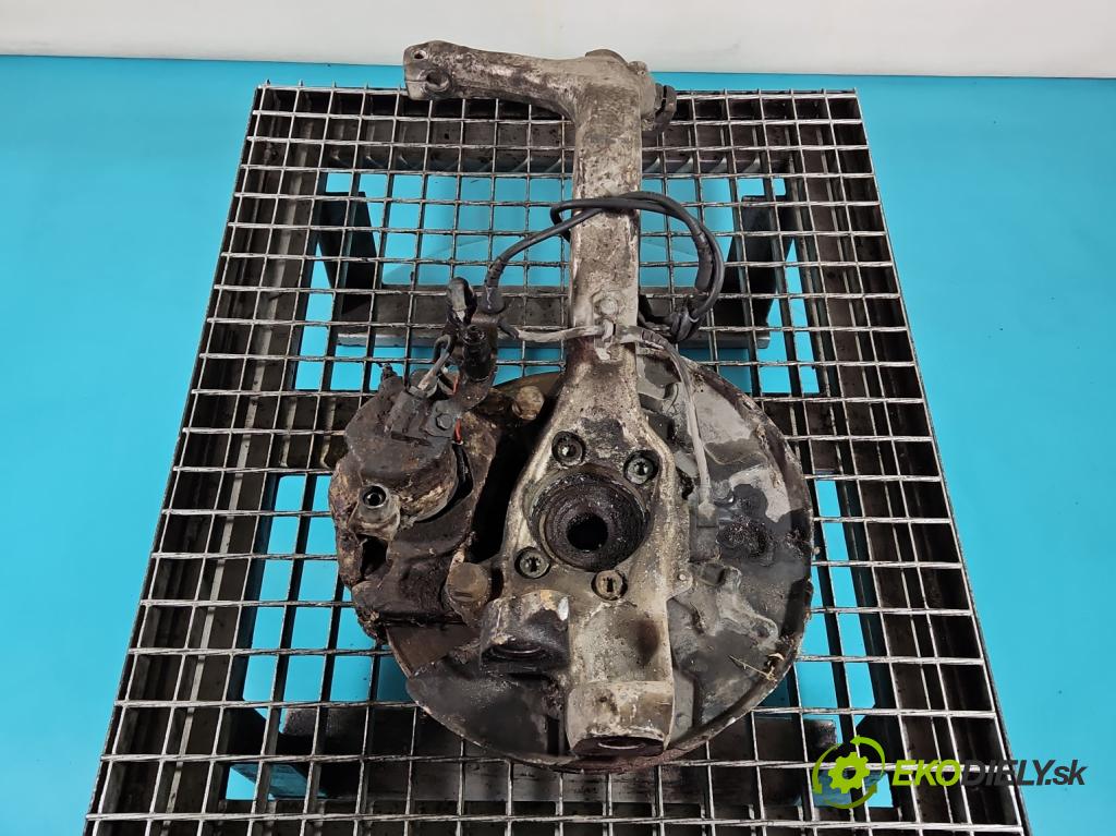 Audi A4 B6 2000-2004 2.5 tdi BFC 163 HP manual 120 kW 2496 cm3 5- náboj ľavé  (Náboj kolesa)