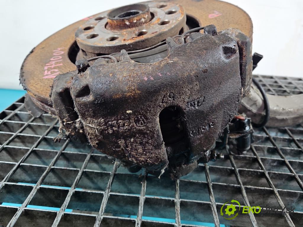 Audi A4 B6 2000-2004 2.5 tdi BFC 163 HP manual 120 kW 2496 cm3 5- brzdič predné ľavý  (Kľučka dverí ostatné)