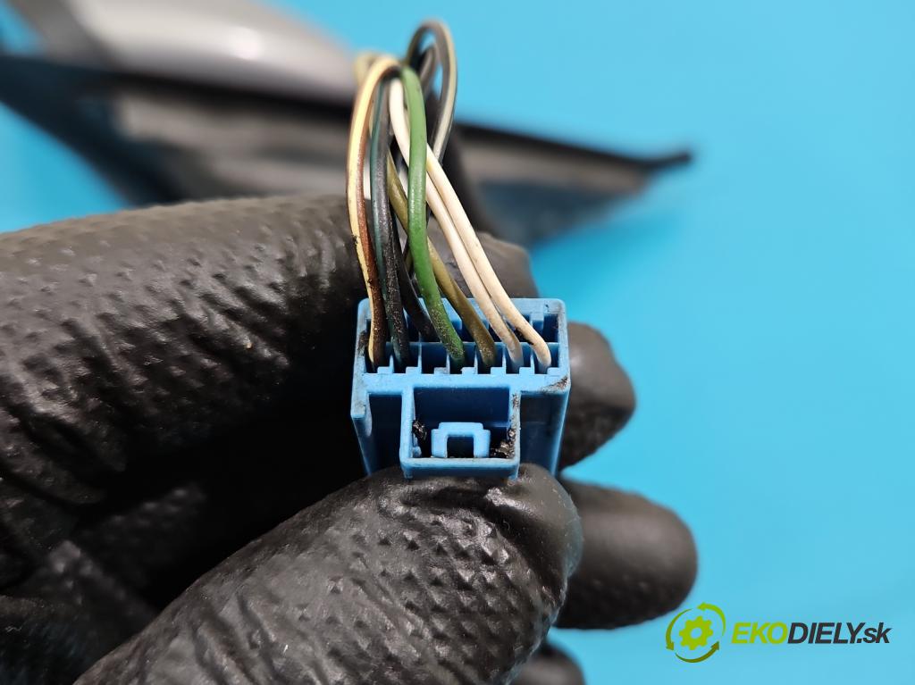 Volvo S40 II 2004-2012 2.0 hdi 136 HP manual 100 kW 1997 cm3 4- zrkadlo ľavé  (Kľučka dverí ostatné)