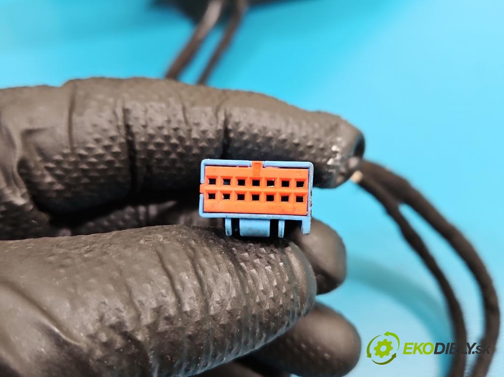 Volvo S40 II 2004-2012 2.0 hdi 136 HP manual 100 kW 1997 cm3 4- zrkadlo ľavé  (Kľučka dverí ostatné)