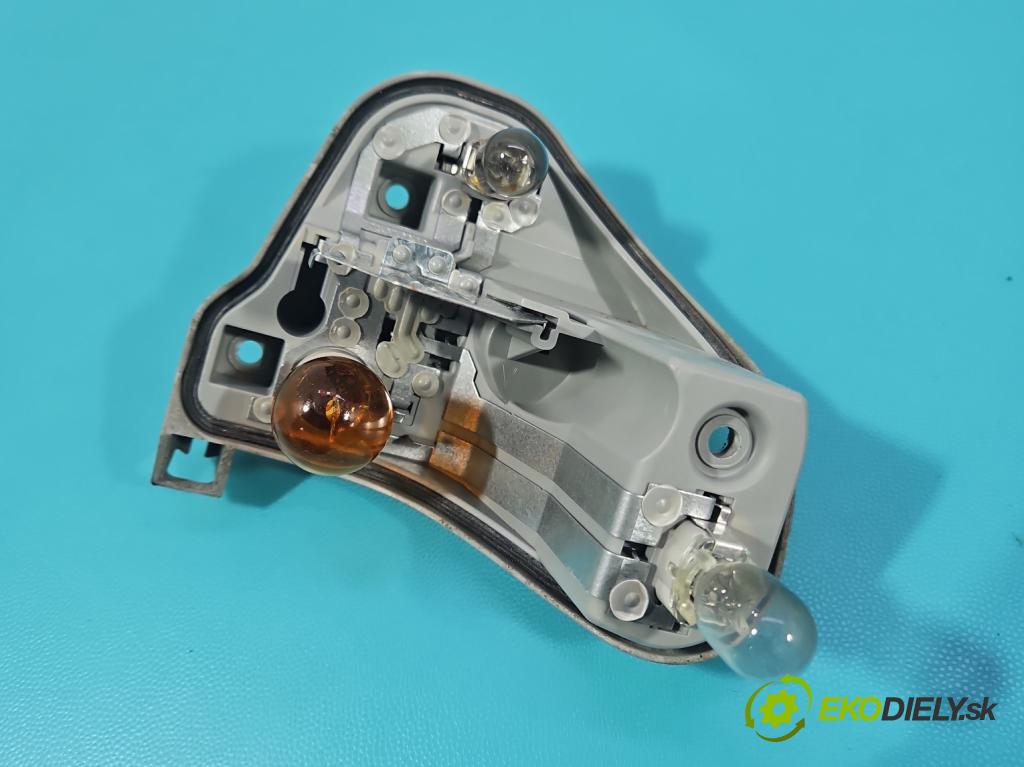 Audi A4 B8 2007-2015 1.8 TFSI 160 hp manual 118 kW 1798 cm3 5- světlo zadní levé  (Klika dveří ostatní)