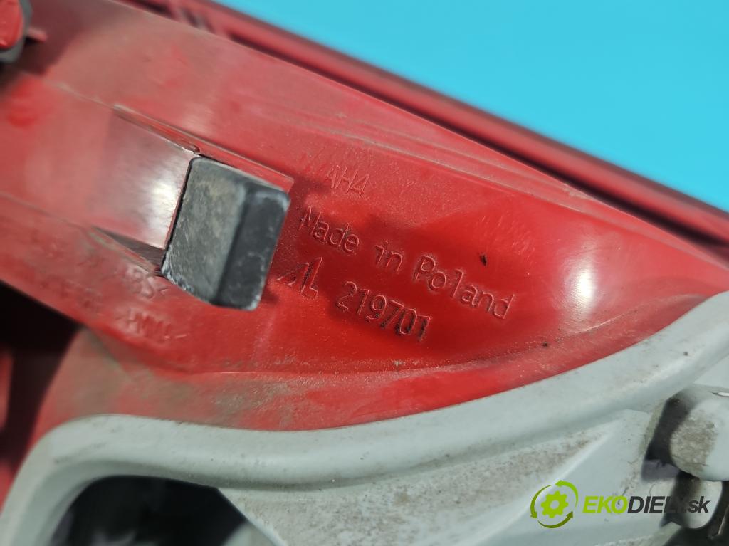 Audi A4 B8 2007-2015 1.8 TFSI 160 hp manual 118 kW 1798 cm3 5- světlo zadní levé  (Klika dveří ostatní)