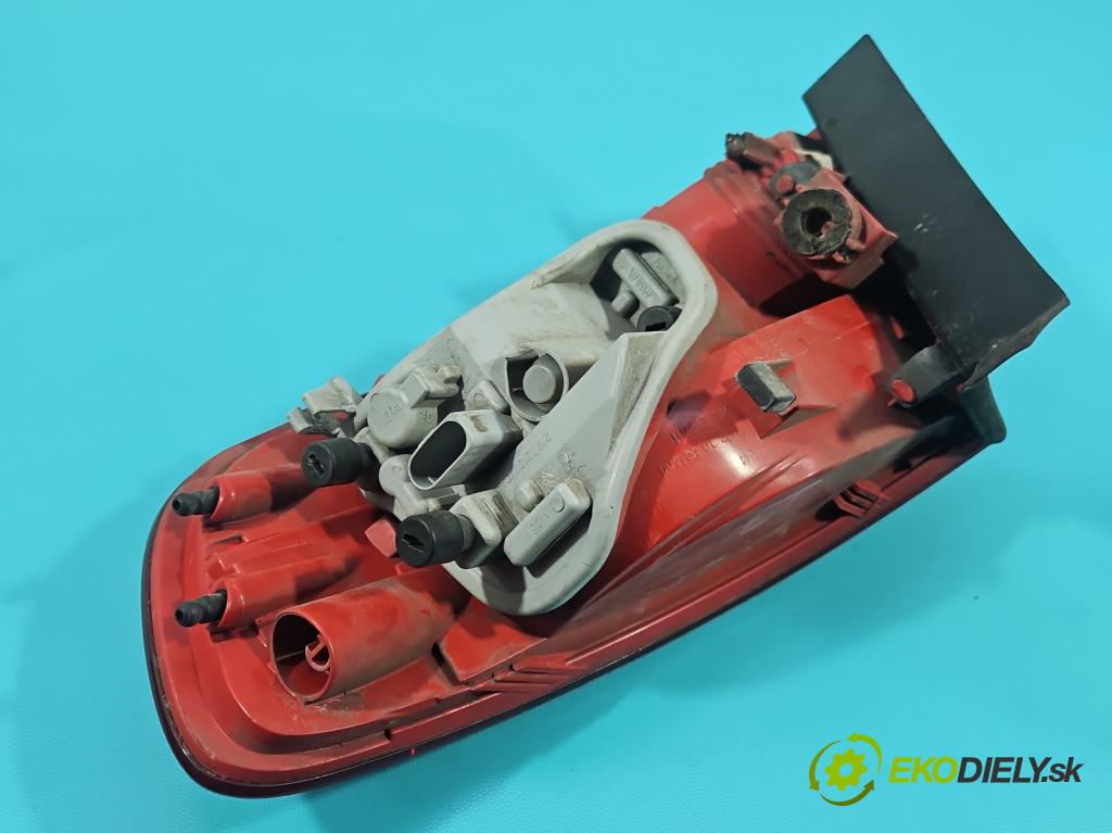 Audi A4 B8 2007-2015 1.8 TFSI 160 hp manual 118 kW 1798 cm3 5- světlo zadní levé  (Klika dveří ostatní)