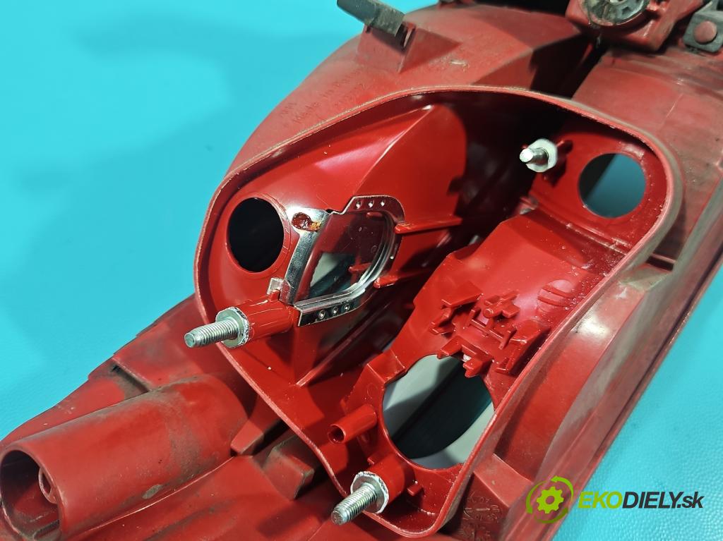 Audi A4 B8 2007-2015 1.8 TFSI 160 HP manual 118 kW 1798 cm3 5- svetlo / reflektor zadné pravé 219702 (Kľučka dverí ostatné)