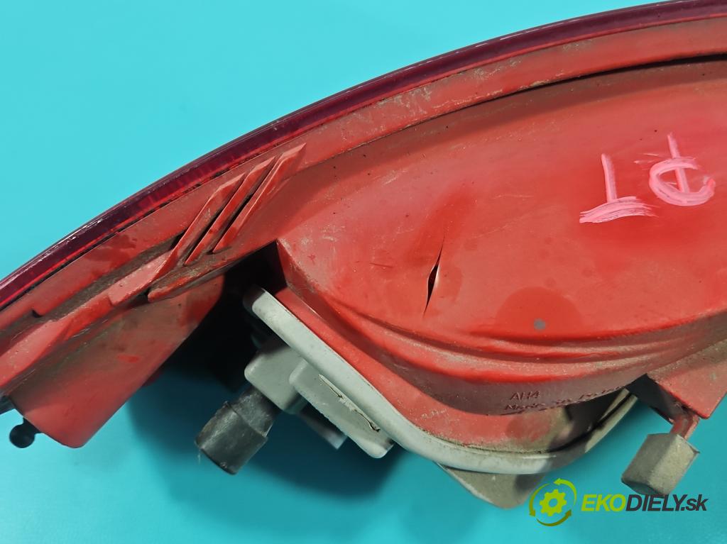 Audi A4 B8 2007-2015 1.8 TFSI 160 HP manual 118 kW 1798 cm3 5- svetlo / reflektor zadné pravé 219702 (Kľučka dverí ostatné)