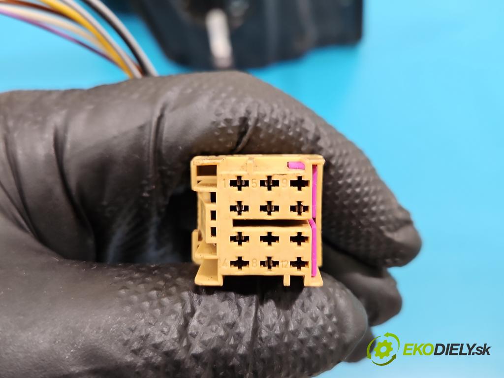 Vw Polo IV 9N 2001-2009 1.4 16V 80 HP manual 59 kW 1390 cm3 5- zrkadlo ľavé  (Kľučka dverí ostatné)