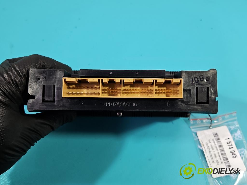 Seat Toledo II 1998-2004 1.6 SR 101 HP manual 74 kW 1595 cm3 4- panel kúrenia 1M0820043D