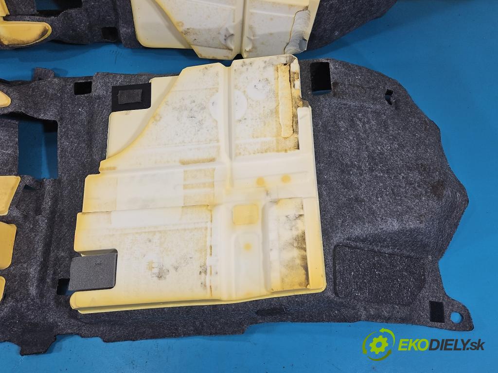 Kia Optima IV 2015-2020 1.6 T-GDI: 180 HP automatic 132.4 kW 1591 cm3 4- koberec do auta ostatné