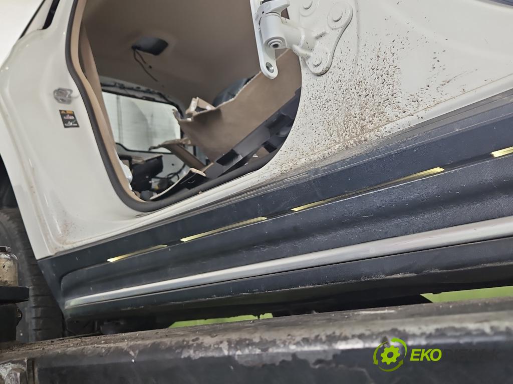 Mercedes GL II X166 2012-2015 4.7 V8 278928 340KM: automatic 250 kW 4663 cm3 5- lišta práh: pravé A1666980525 (Lišta prahová)