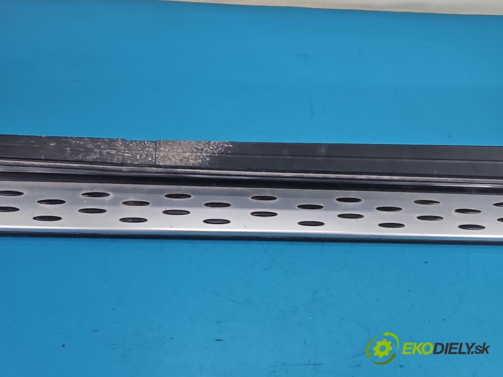 Mercedes GL II X166 2012-2015 4.7 V8 278928 340KM: automatic 250 kW 4663 cm3 5- lišta práh: pravé A1666980525 (Lišta prahová)