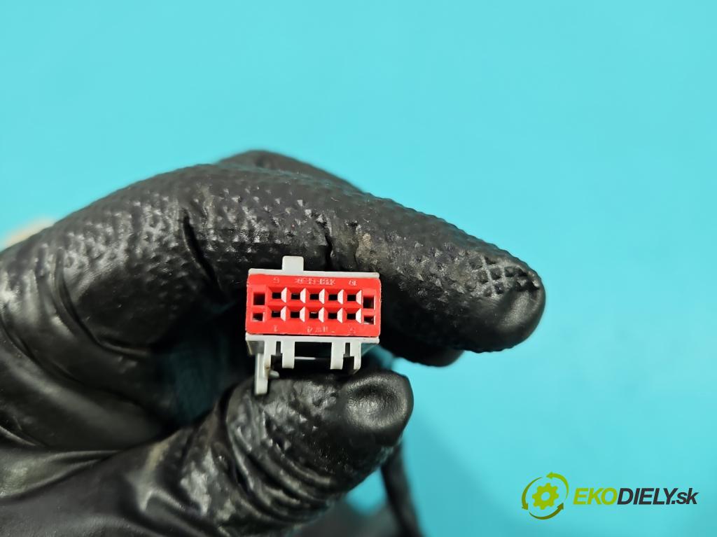 Ford C-Max II 2010-2019 1.0 EcoBoost: 125 HP manual 92 kW 998 cm3 5- zrkadlo ľavé 212836405 (Kľučka dverí ostatné)