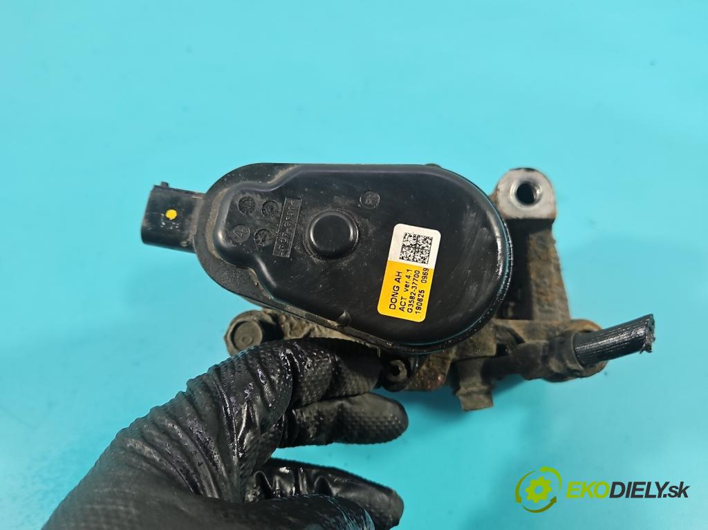 Kia Optima IV 2015-2020 1.6 T-GDI 180 hp automatic 132.4 kW 1591 cm3 4- brzdič zadní levý  (Klika dveří ostatní)