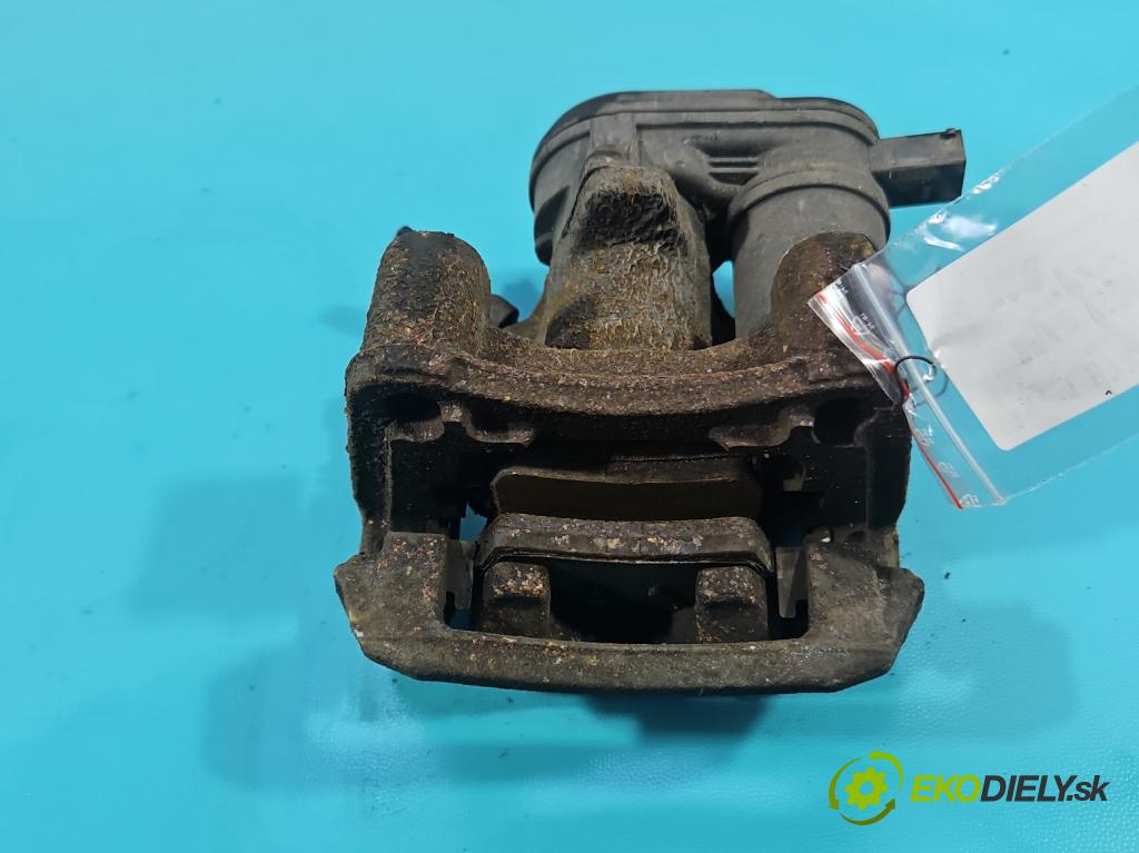 Kia Optima IV 2015-2020 1.6 T-GDI 180 hp automatic 132.4 kW 1591 cm3 4- brzdič zadní levý  (Klika dveří ostatní)