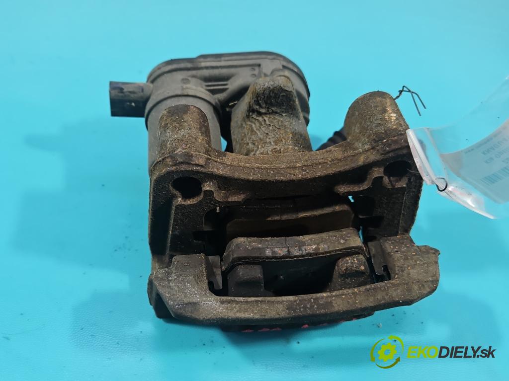 Kia Optima IV 2015-2020 1.6 T-GDI 180 hp automatic 132.4 kW 1591 cm3 4- brzdič zadní pravý  (Klika dveří ostatní)