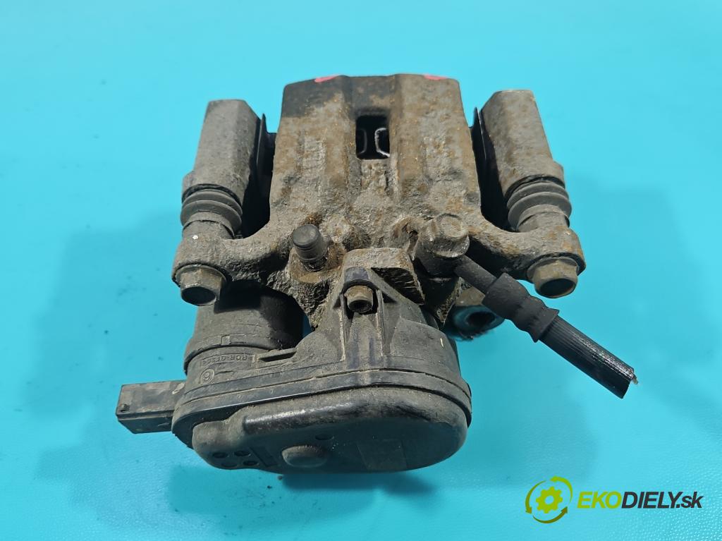 Kia Optima IV 2015-2020 1.6 T-GDI 180 hp automatic 132.4 kW 1591 cm3 4- brzdič zadní pravý  (Klika dveří ostatní)