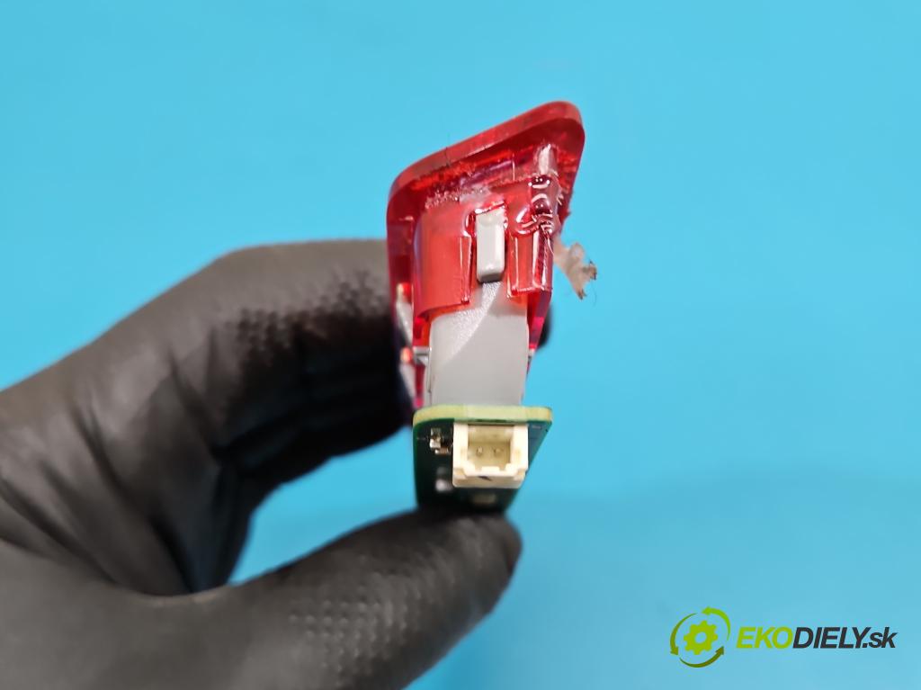 Kia Optima IV 2015-2020 1.6 T-GDI: 180 HP automatic 132.4 kW 1591 cm3 4- světlo: stop: 92700-D4000