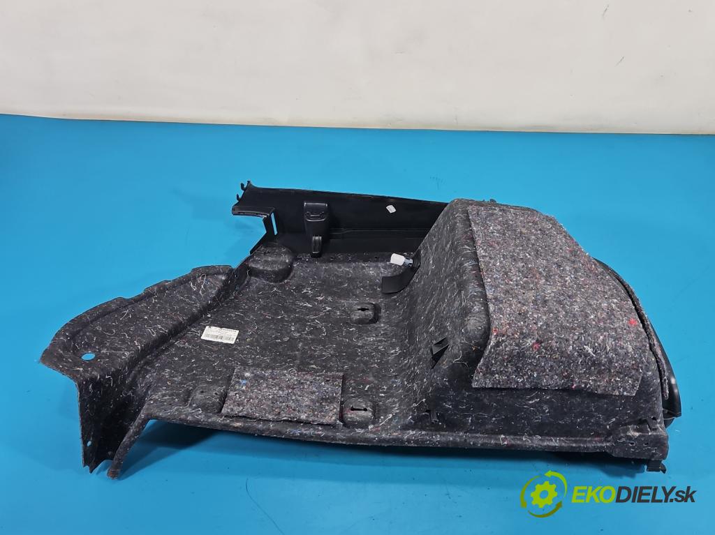 Skoda Octavia III 2013- 1.5 TSI 150 HP manual 110 kW 1498 cm3 5- Čalounictví: kufra: ľavé 5E9867427BE