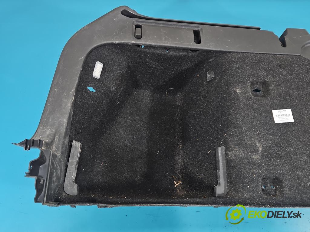 Skoda Octavia III 2013- 1.5 TSI 150 HP manual 110 kW 1498 cm3 5- Čalounictví: kufra: ľavé 5E9867427BE