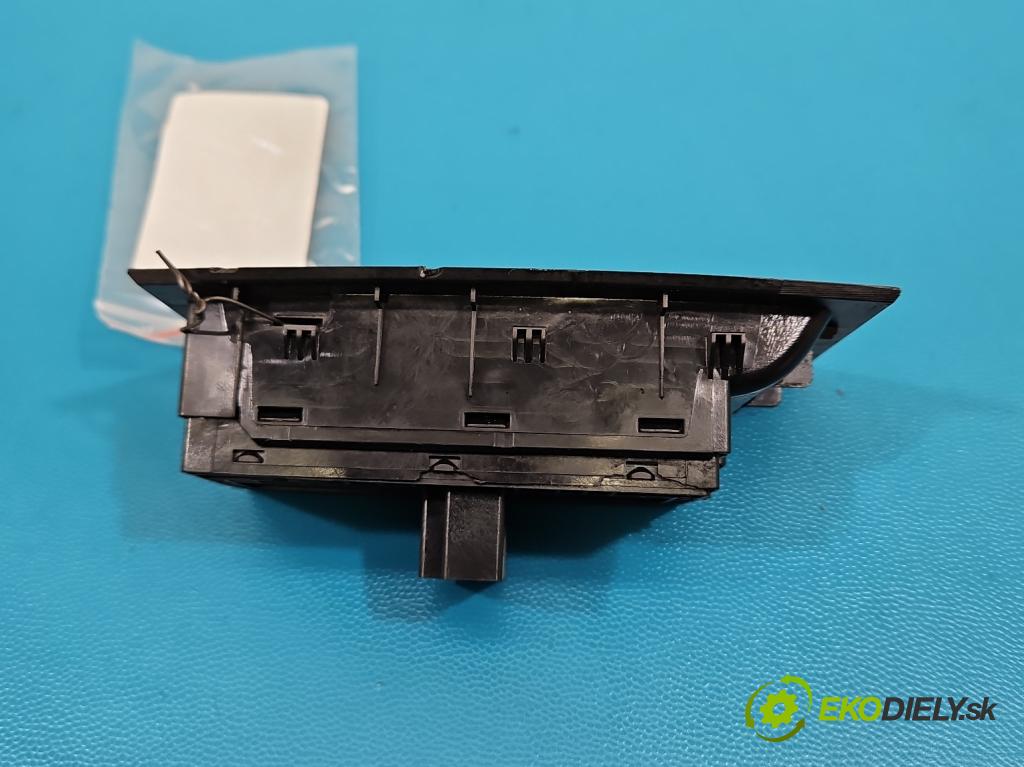 Skoda Octavia III 2013- 1.5 TSI 150 hp manual 110 kW 1498 cm3 5- Přepínač oken zpětných zrcátek 5E0959857A