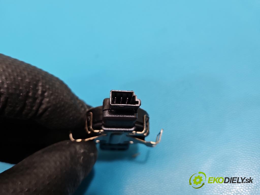 Skoda Octavia III 2013- 1.5 TSI 150 HP manual 110 kW 1498 cm3 5- snímač déšť: 5Q0955547C (Snímač dažďa)