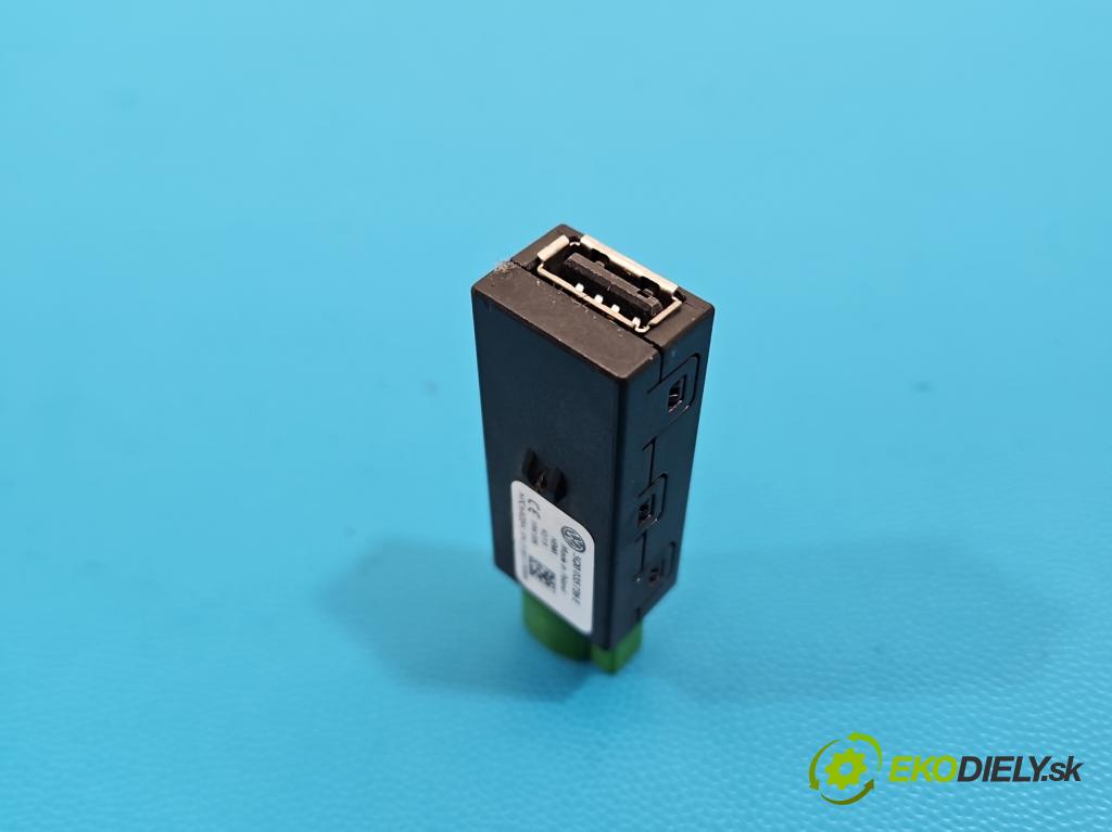 Skoda Octavia III 2013- 1.5 TSI 150 HP manual 110 kW 1498 cm3 5- zásuvka USB 5Q0035726E