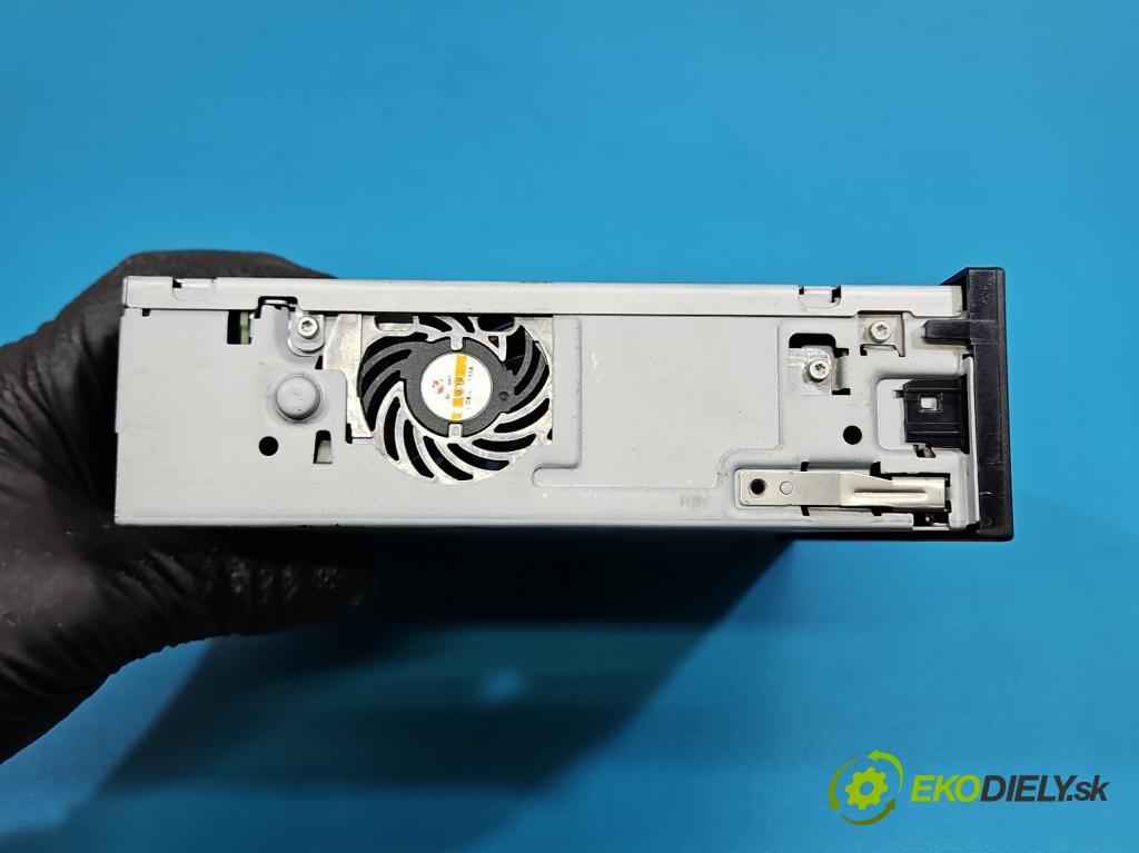 Skoda Octavia III 2013- 1.5 TSI 150 hp manual 110 kW 1498 cm3 5- Navigace: čtečka 565035840