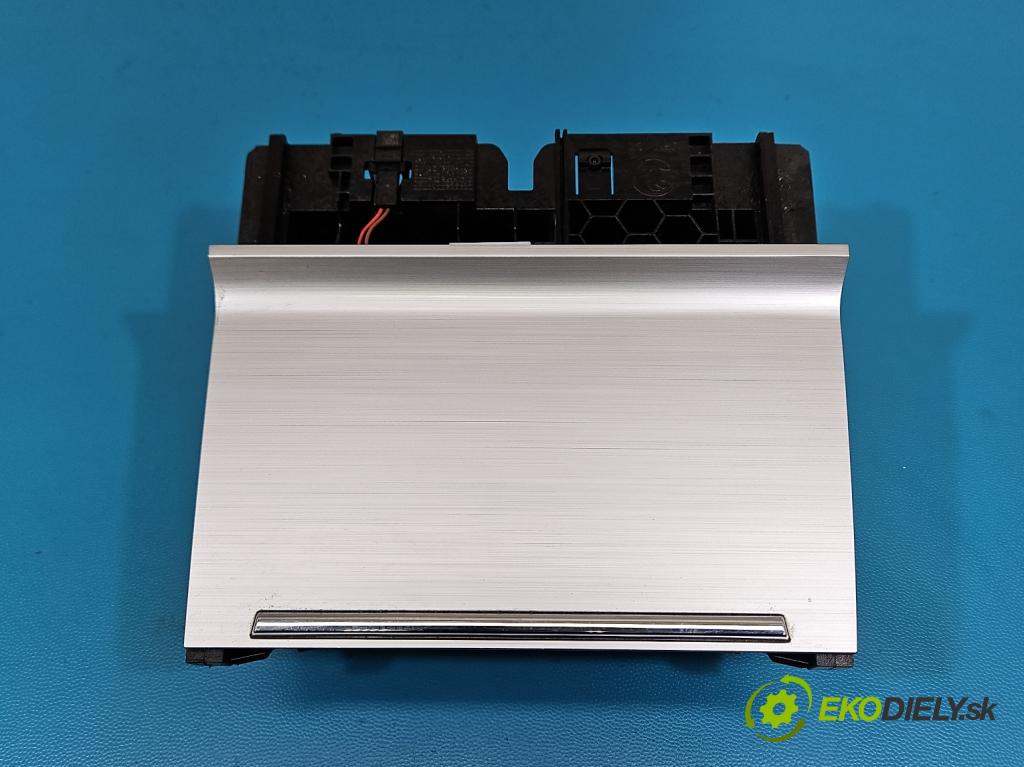 Skoda Octavia III 2013- 1.5 TSI 150 hp manual 110 kW 1498 cm3 5- lišta ozdobná interiéry: 5E1863212J