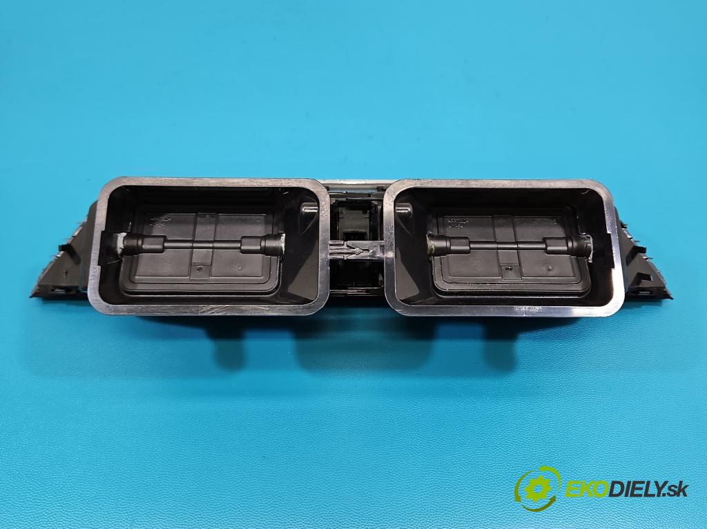 Skoda Octavia III 2013- 1.5 TSI 150 HP manual 110 kW 1498 cm3 5- Mřížka: kúrenia stredová 5E0820951C (Mriežka kúrenia (fukár))