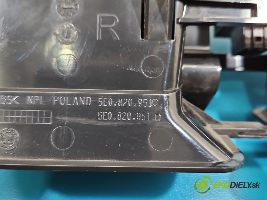 Skoda Octavia III 2013- 1.5 TSI 150 HP manual 110 kW 1498 cm3 5- Mřížka: kúrenia stredová 5E0820951C (Mriežka kúrenia (fukár))