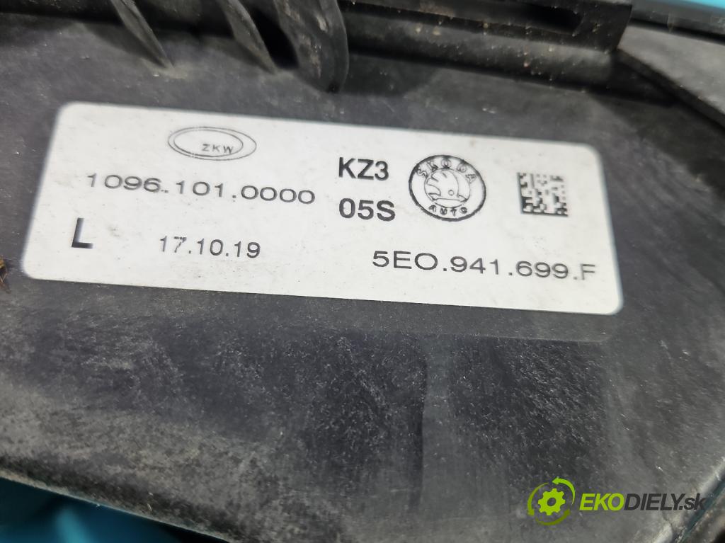 Skoda Octavia III 2013- 1.5 TSI 150 HP manual 110 kW 1498 cm3 5- Halogen ľavý 5E0941699F (Kľučka dverí ostatné)