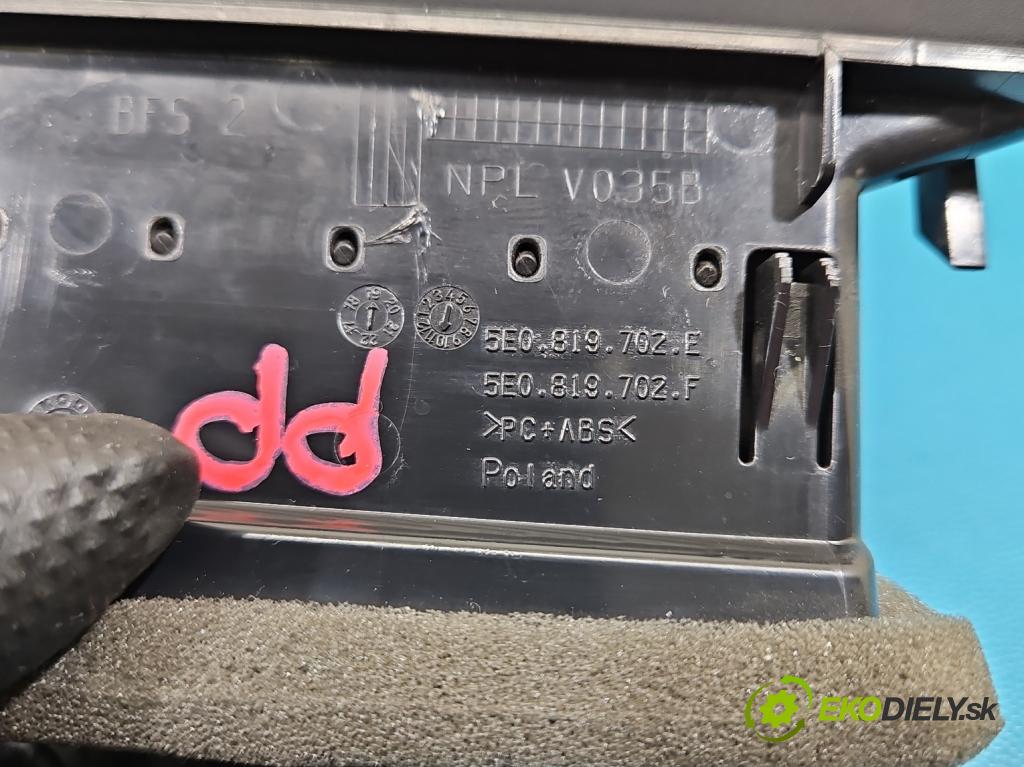 Skoda Octavia III 2013- 1.5 TSI 150 HP manual 110 kW 1498 cm3 5- Mřížka: kúrenia ostatné