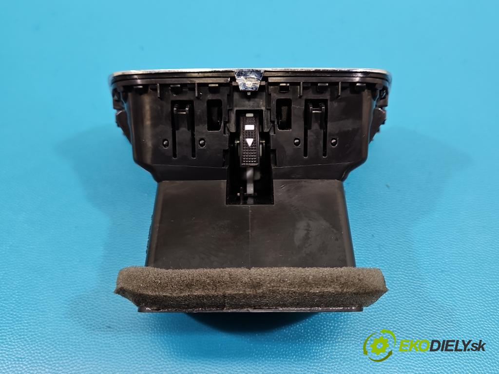 Skoda Octavia III 2013- 1.5 TSI 150 HP manual 110 kW 1498 cm3 5- Mřížka: kúrenia ostatné 5E0819203C