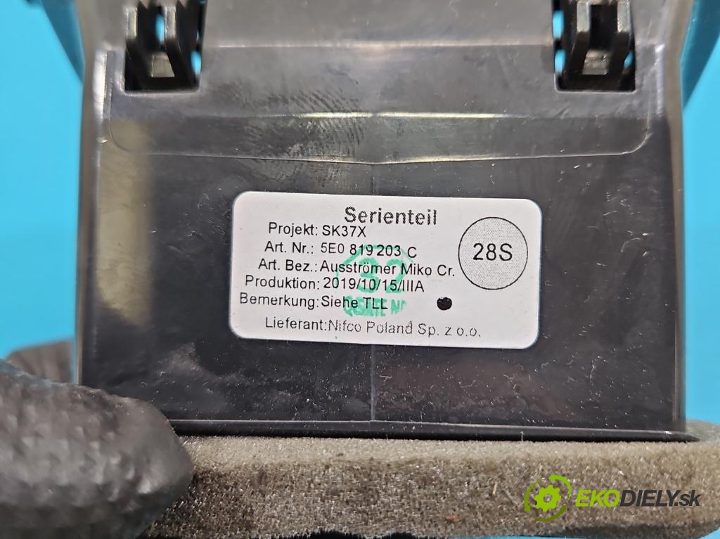 Skoda Octavia III 2013- 1.5 TSI 150 HP manual 110 kW 1498 cm3 5- Mřížka: kúrenia ostatné 5E0819203C