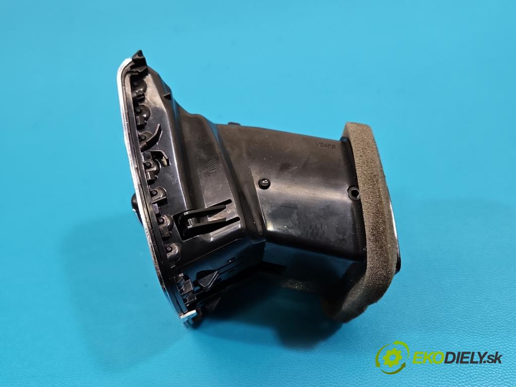 Skoda Octavia III 2013- 1.5 TSI 150 HP manual 110 kW 1498 cm3 5- Mřížka: kúrenia ostatné 5E0819203C