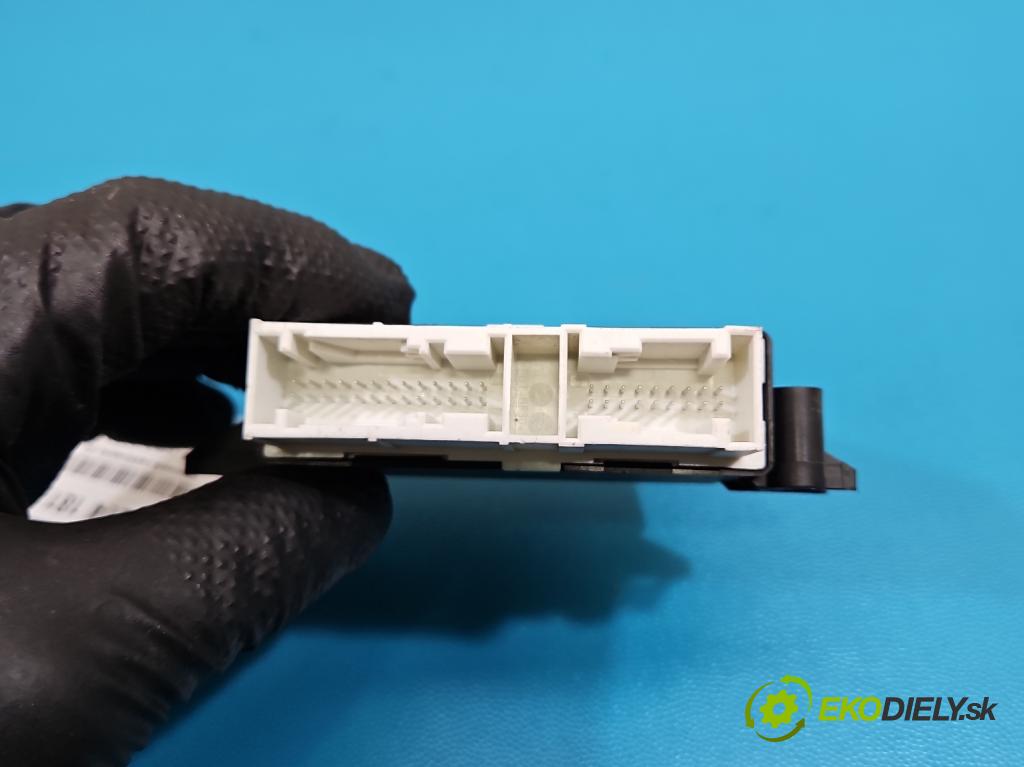 Skoda Octavia III 2013- 1.5 TSI 150 HP manual 110 kW 1498 cm3 5- riadiaca jednotka parkovaní: 5QA919294