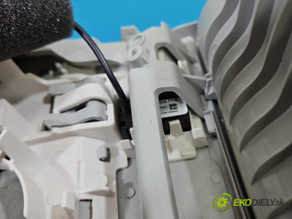 Skoda Octavia III 2013- 1.5 TSI 150 HP manual 110 kW 1498 cm3 5- svetlo / reflektor interiéra 1K0947105