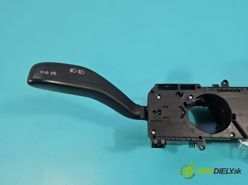 Vw Polo IV 9N 2001-2009 1.4 16V 80 HP manual 59 kW 1390 cm3 5- prepínač komplex: 6Q0953503CE (Prepínacie páčky pod volantom)