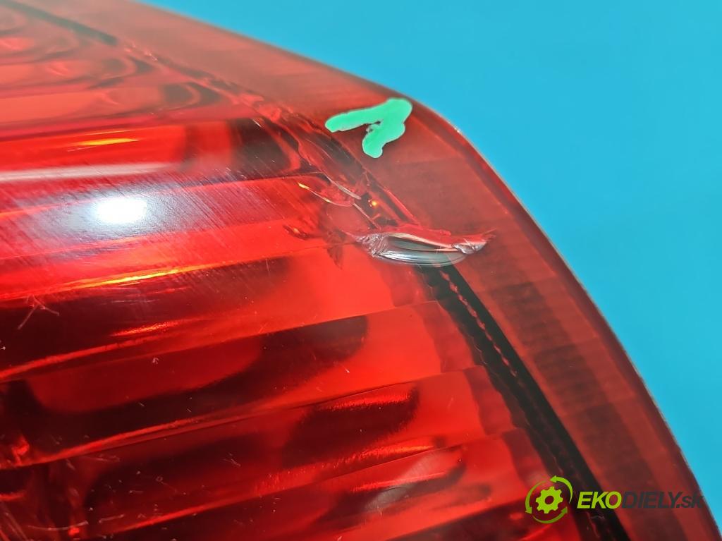 Volvo S40 II 2004-2012 2.0 hdi 136 HP manual 100 kW 1997 cm3 4- svetlo / reflektor zadné pravé 31213170 (Kľučka dverí ostatné)