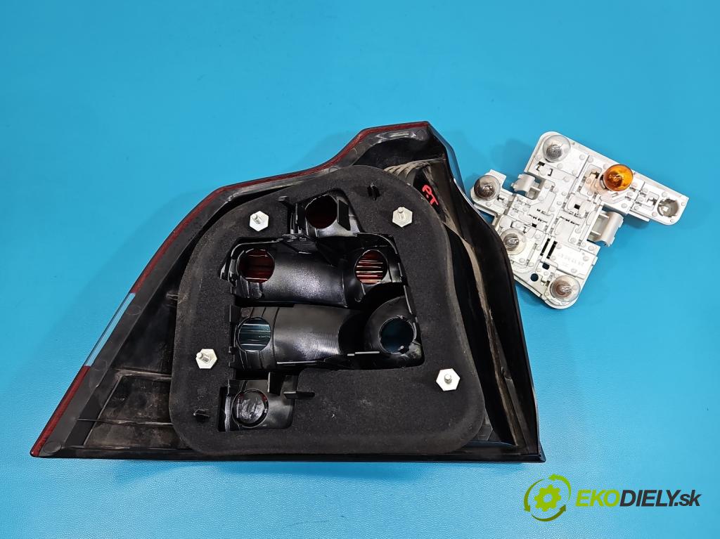 Volvo S40 II 2004-2012 2.0 hdi 136 HP manual 100 kW 1997 cm3 4- svetlo / reflektor zadné pravé 31213170 (Kľučka dverí ostatné)