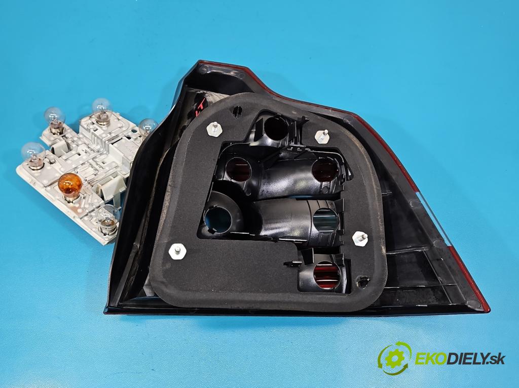 Volvo S40 II 2004-2012 2.0 hdi 136hp manual 100 kW 1997 cm3 4- světlo zadní levé 30678737 (Klika dveří ostatní)