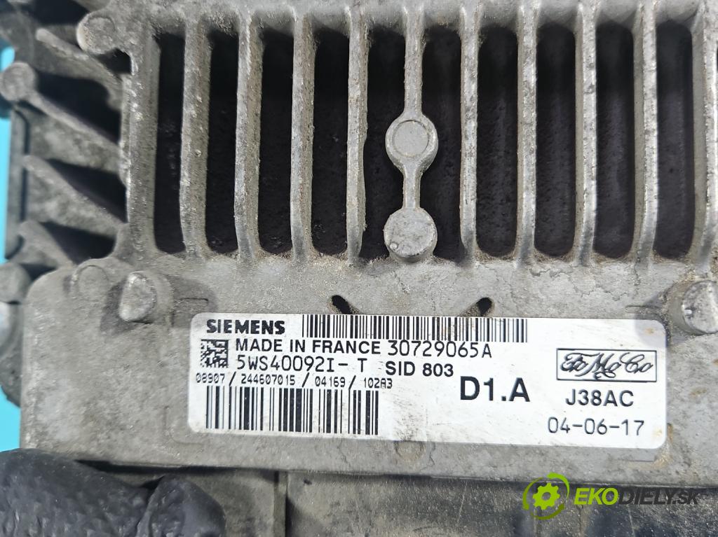 Volvo S40 II 2004-2012 2.0 hdi 136 HP manual 100 kW 1997 cm3 4- riadiaca jednotka motora 30729065A
