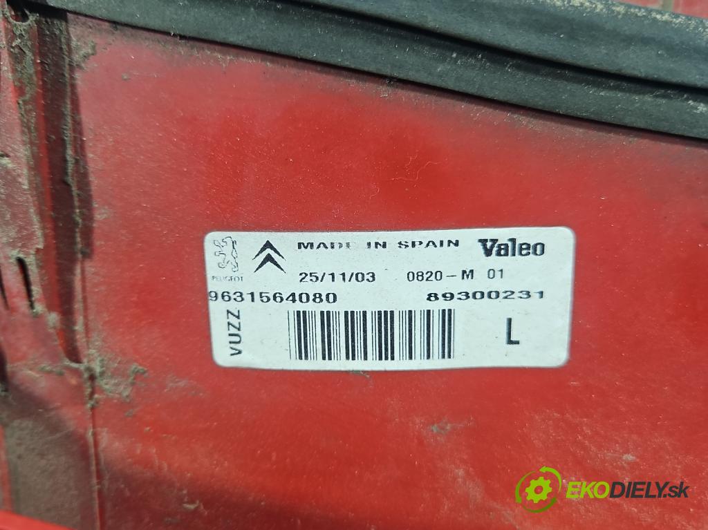 Citroen Xsara Picasso 1.6 8V 95 hp manual 70 kW 1587 cm3 5- světlo zadní levé  (Klika dveří ostatní)