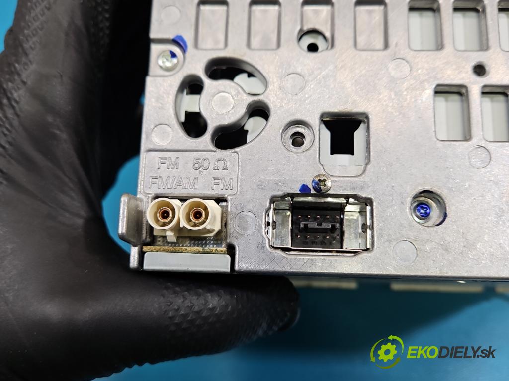 Audi A4 B8 2007-2015 1.8 TFSI 160 HP manual 118 kW 1798 cm3 5- Radio originál 8T1035186B