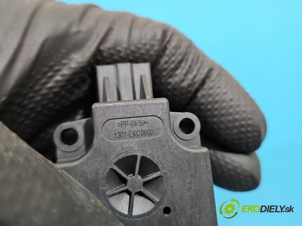 Bmw iX1 U11 0.0 elektrický: 272 HP automatic 200 kW 1 cm3 5- motor: kúrenia T53556C-E