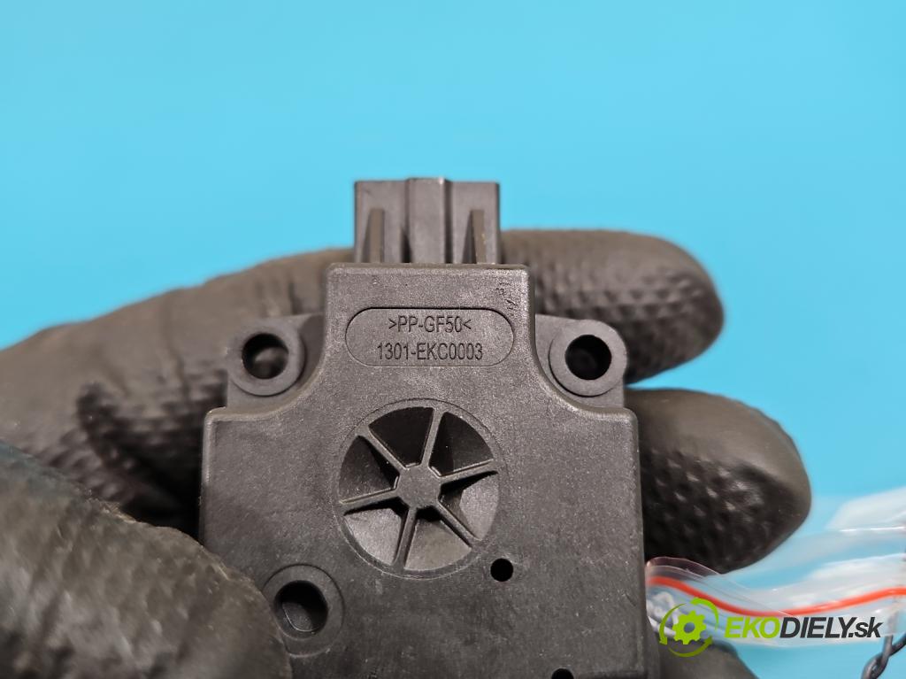 Bmw iX1 U11 0.0 elektrický: 272 HP automatic 200 kW 1 cm3 5- motor: kúrenia T53556C-E