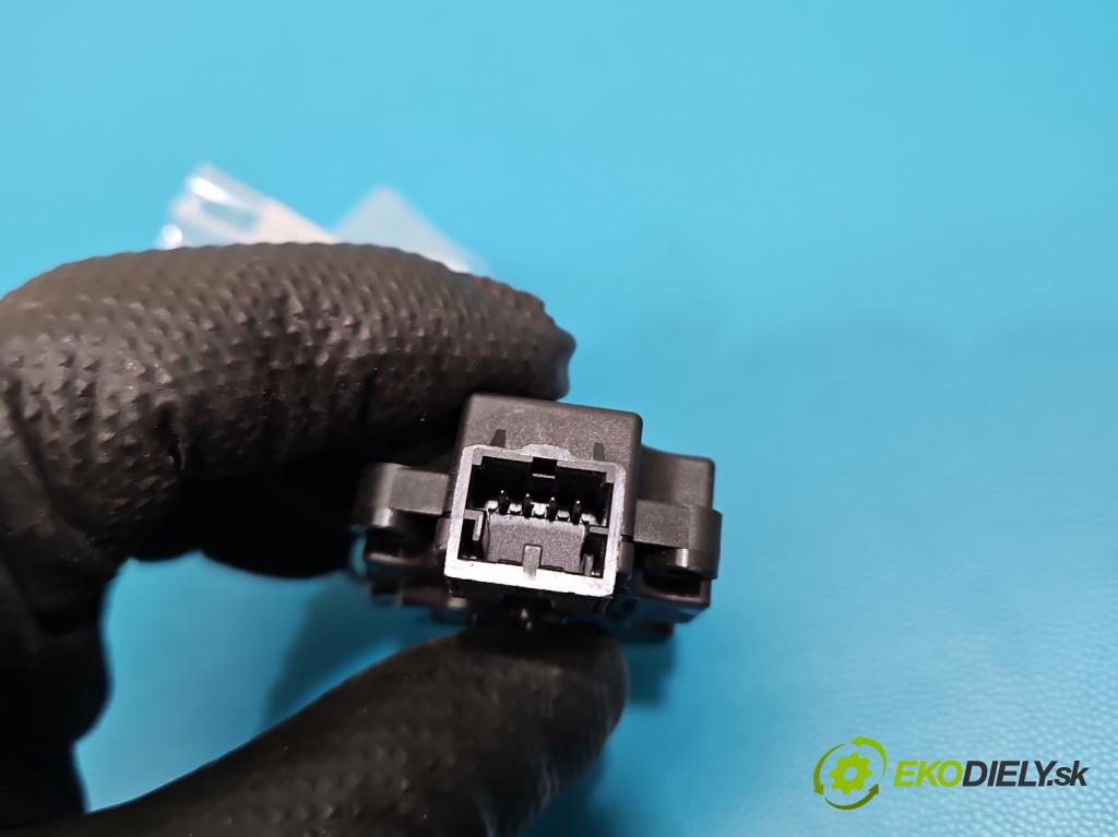 Bmw iX1 U11 0.0 elektrický: 272 hp automatic 200 kW 1 cm3 5- motorek topení T53556C-E